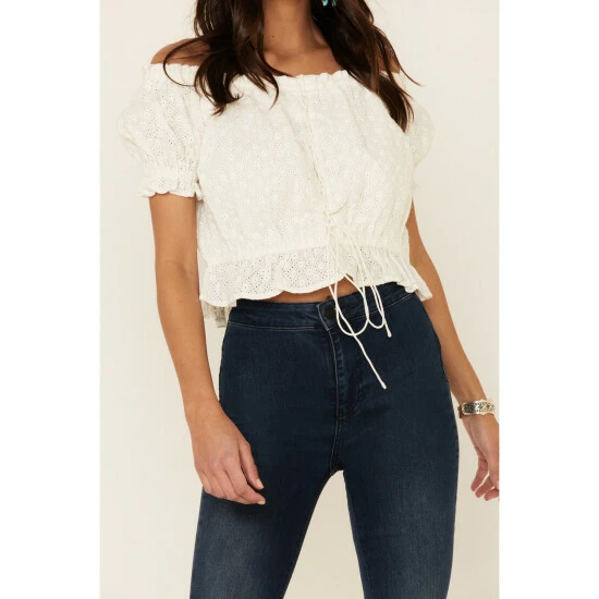Wholesale ๐คฉ Miss Me ๐ฉ Women's Eyelet Off-Shoulder Short Sleeve Crop Top White ๐ 5 Wholesale ๐คฉ Miss Me ๐ฉ Women's Eyelet Off-Shoulder Short Sleeve Crop Top White ๐ - Image 3