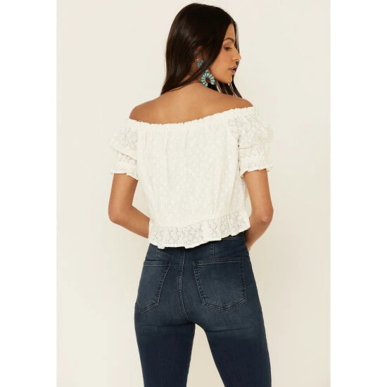 Wholesale ๐คฉ Miss Me ๐ฉ Women's Eyelet Off-Shoulder Short Sleeve Crop Top White ๐ 6 Wholesale ๐คฉ Miss Me ๐ฉ Women's Eyelet Off-Shoulder Short Sleeve Crop Top White ๐ - Image 4